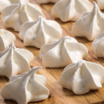 Pudim de leite condensado segue como uma das sobremesas mais queridas do Brasil